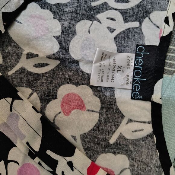 Cherokee Womens Scrub Top Size XL RN#93643 White Cherry floral Black Pink - Picture 5 of 8